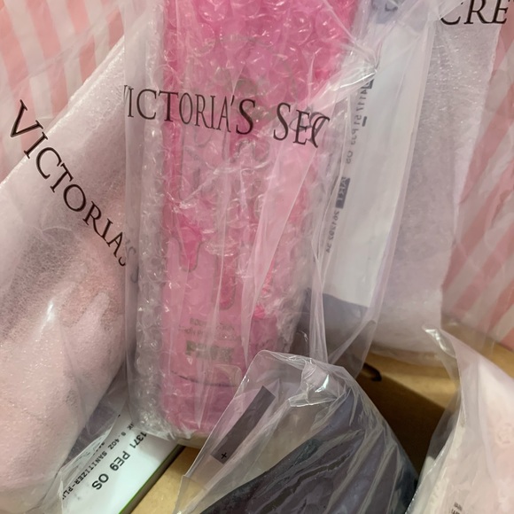 Victoria Secret Pink Mystery Box $100 - Picture 3 of 13